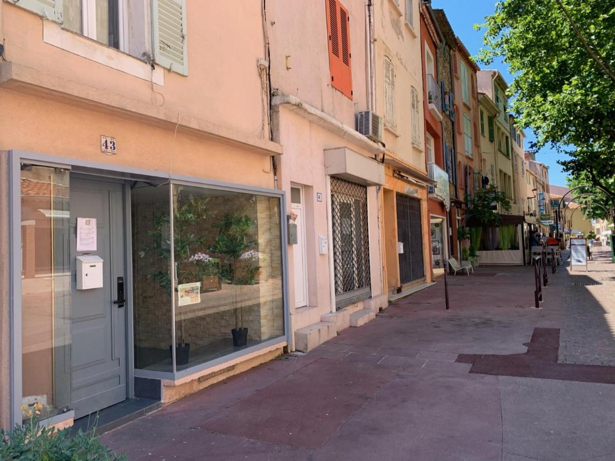 Appartement Splendide Studio au cœur historique de Fréjus Extérieur photo